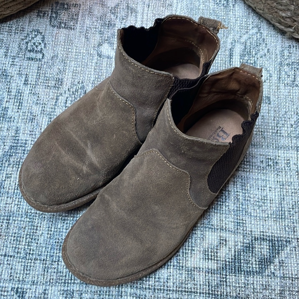 Womens Born Ankle boot size 7